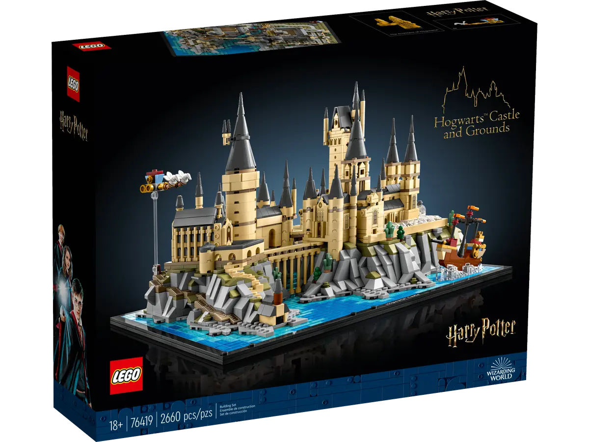 LEGO Hogwarts™ Castle and Grounds