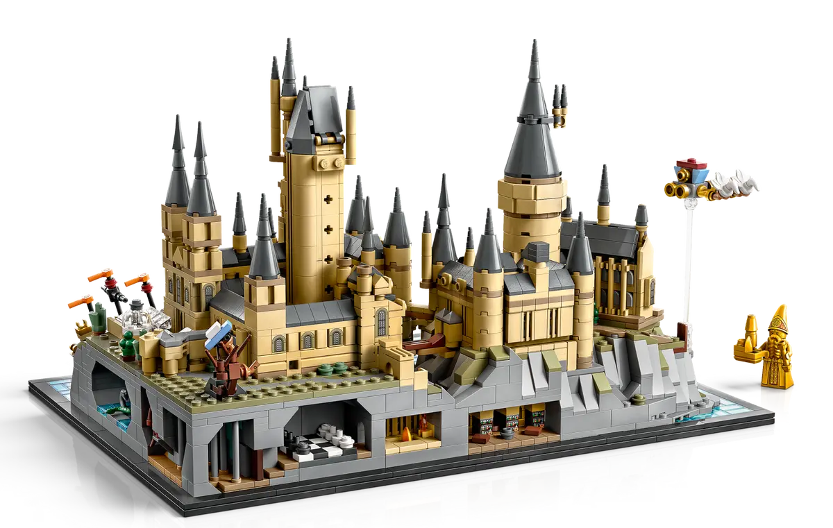 LEGO Hogwarts™ Castle and Grounds