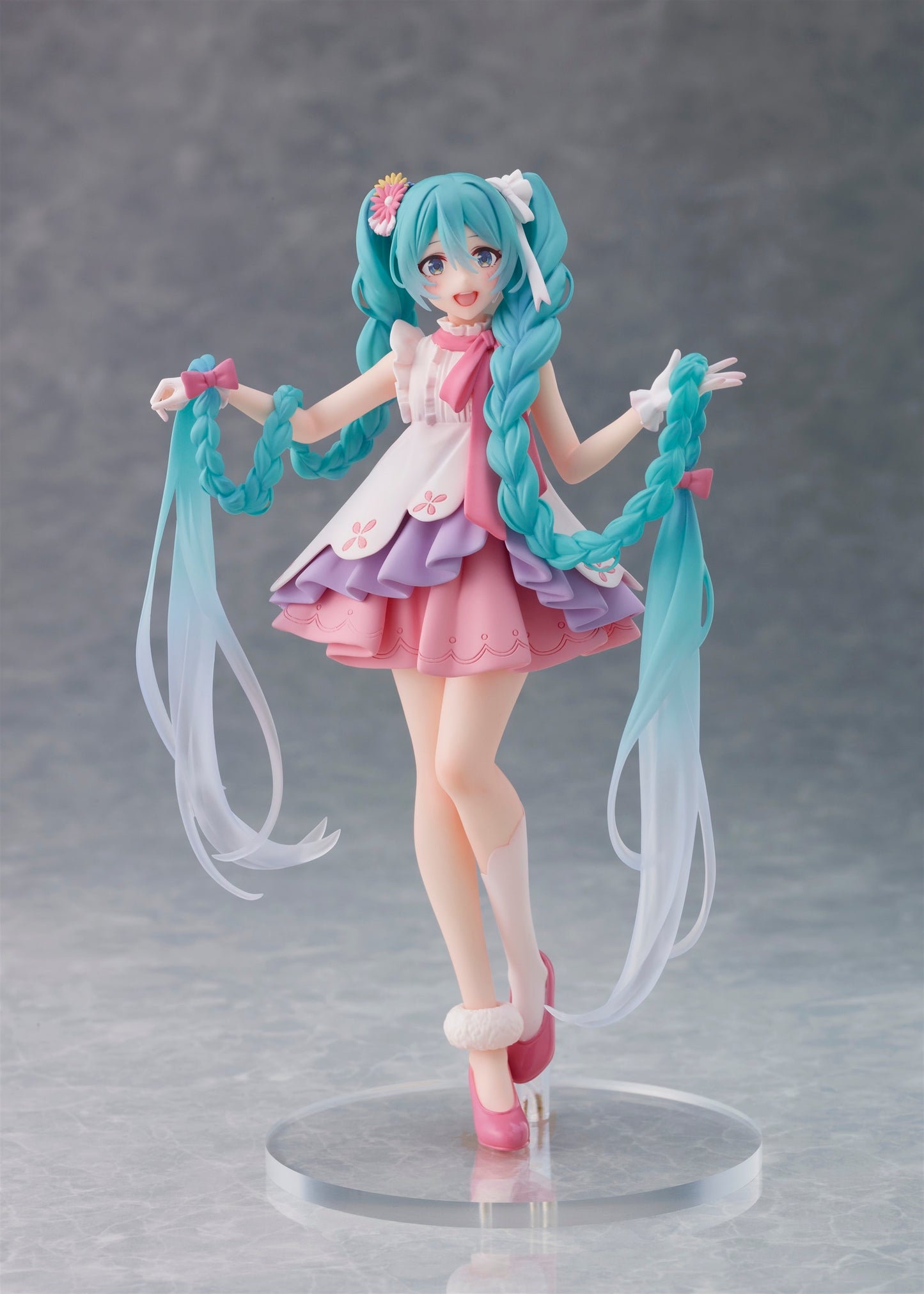 Taito USA: Hatsune Miku (Wonderland - Rapunzel) Figure