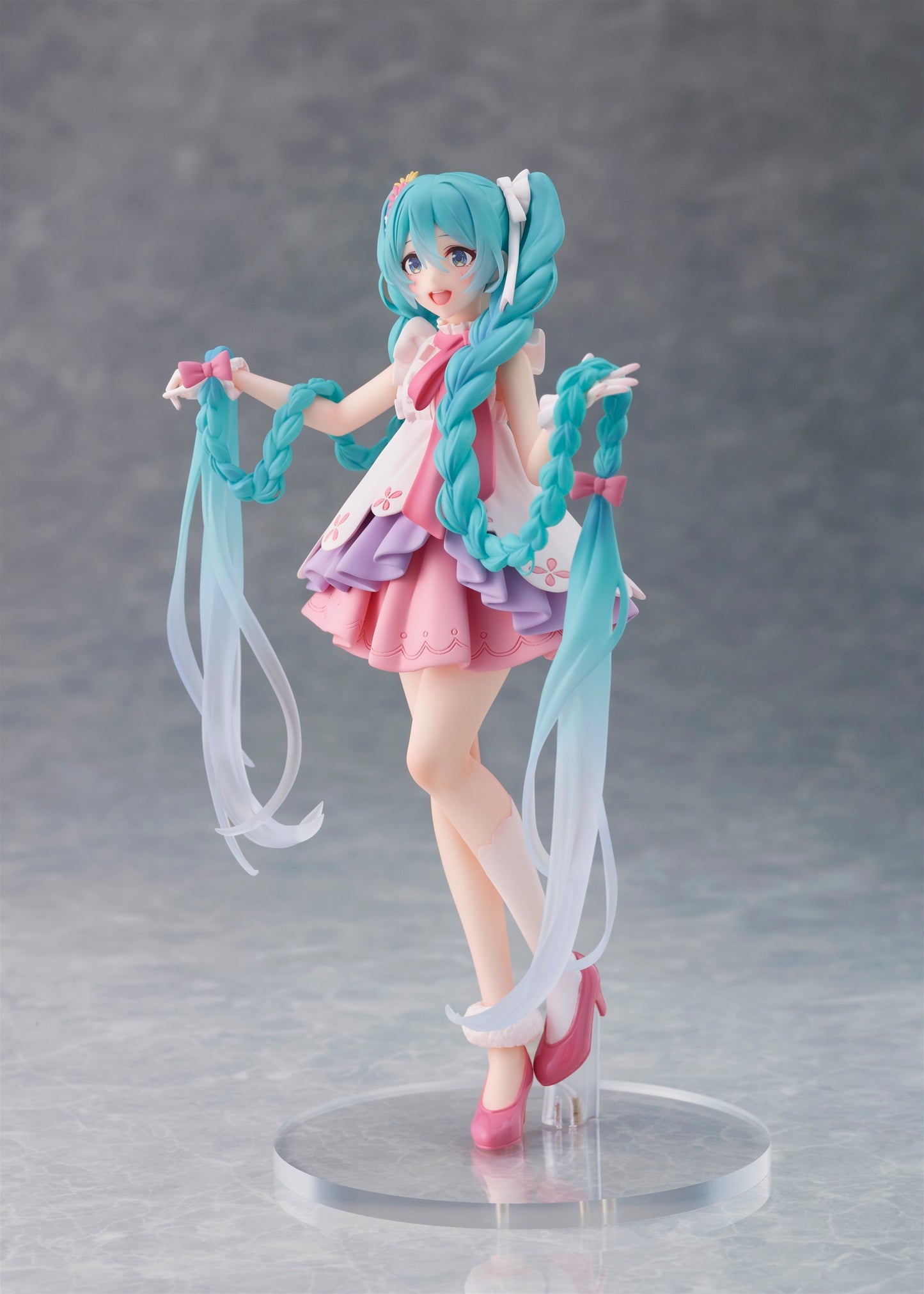 Taito USA: Hatsune Miku (Wonderland - Rapunzel) Figure