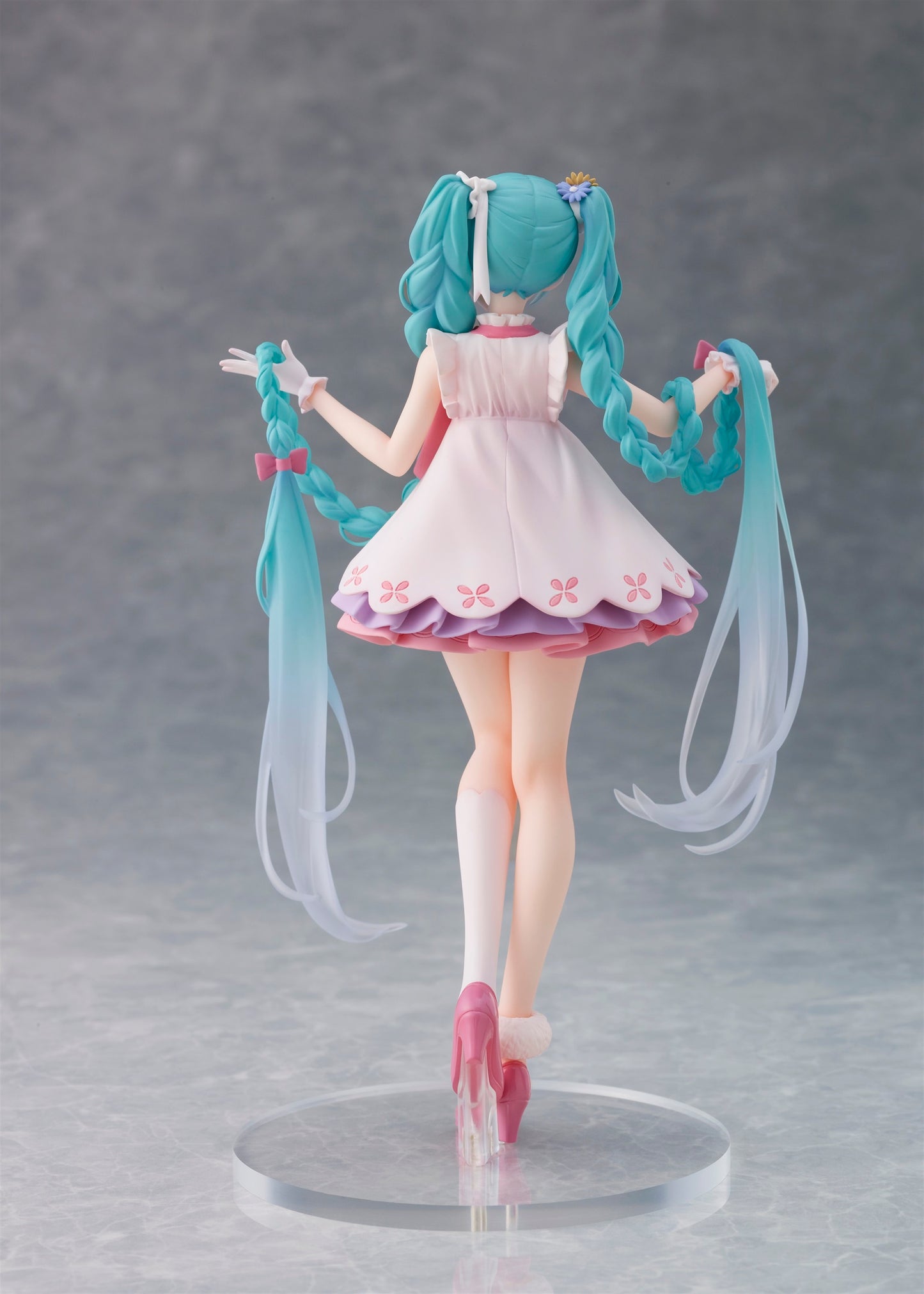 Taito USA: Hatsune Miku (Wonderland - Rapunzel) Figure