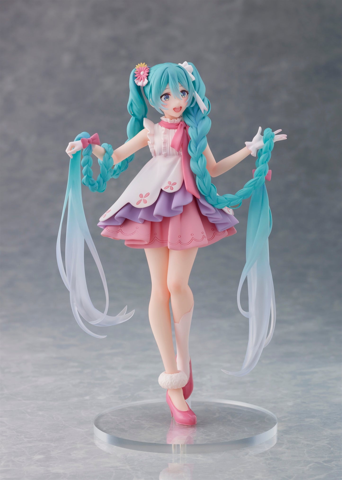 Taito USA: Hatsune Miku (Wonderland - Rapunzel) Figure