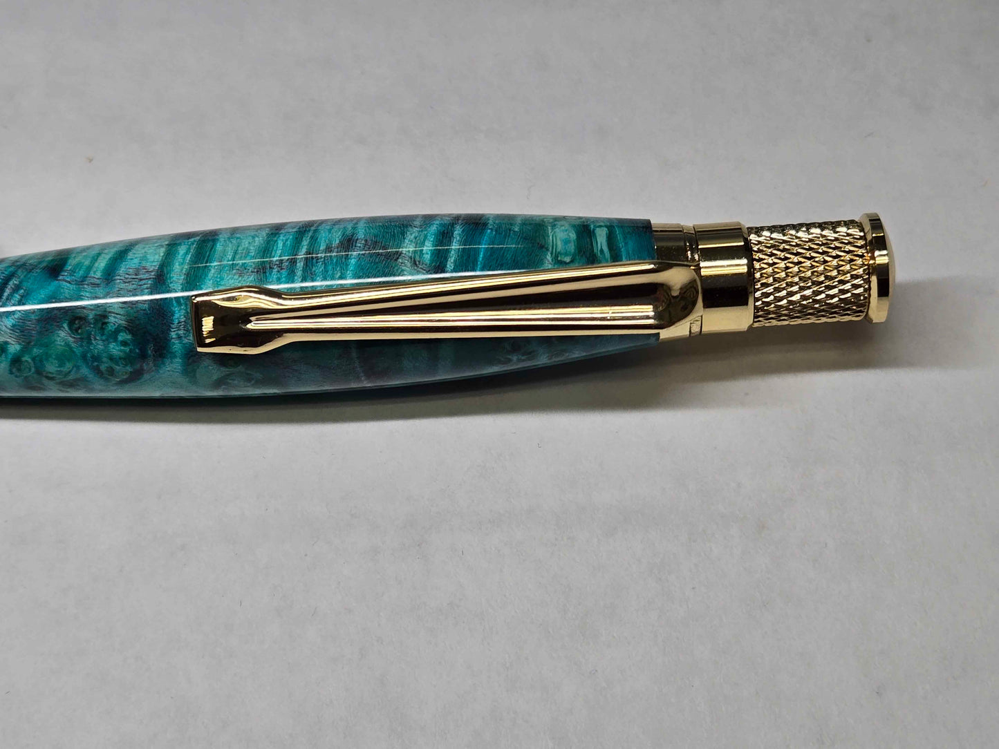Knurl Twist Ballpoint Pen (Gold - Teal Dyed Maple Burl)