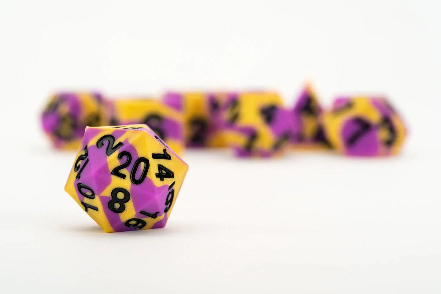 7-Die Set 16mm: Pride - Intersex