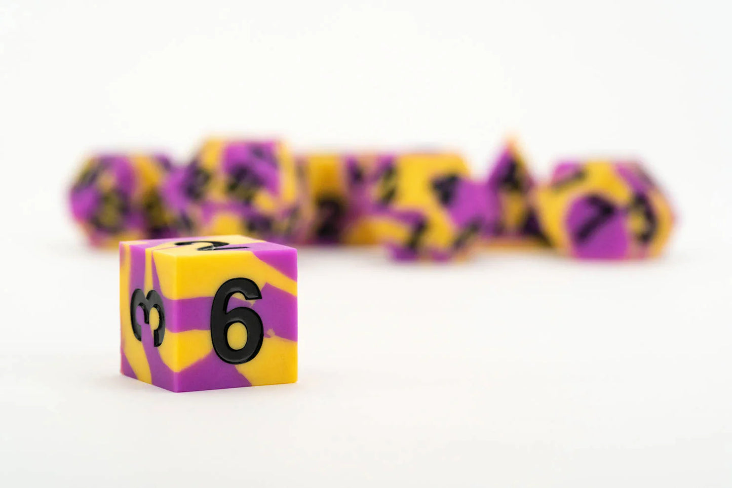 7-Die Set 16mm: Pride - Intersex