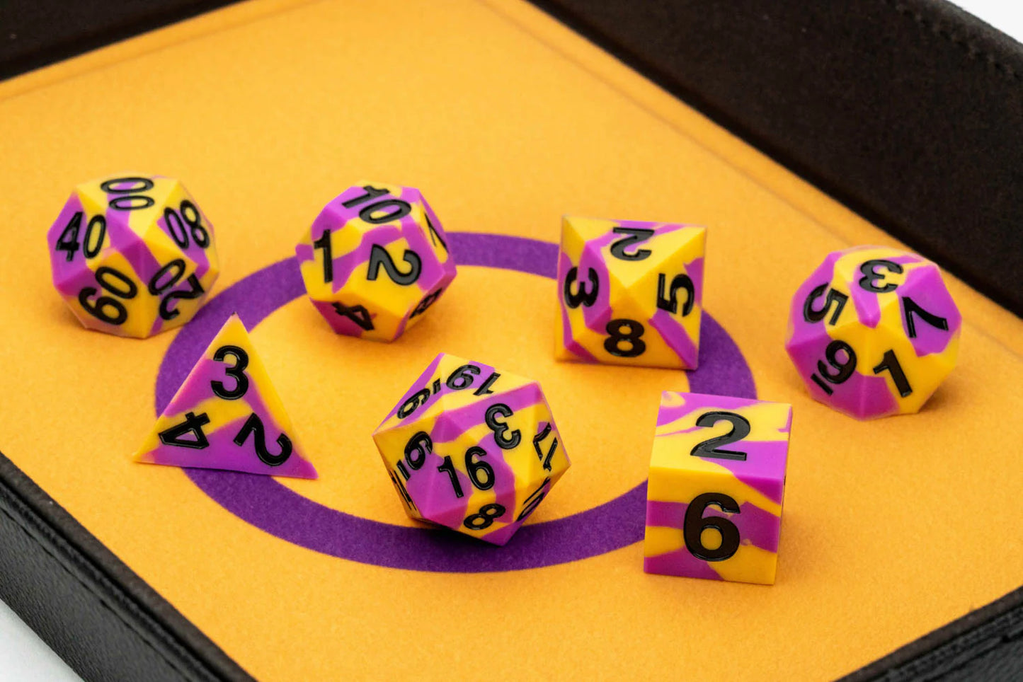 7-Die Set 16mm: Pride - Intersex