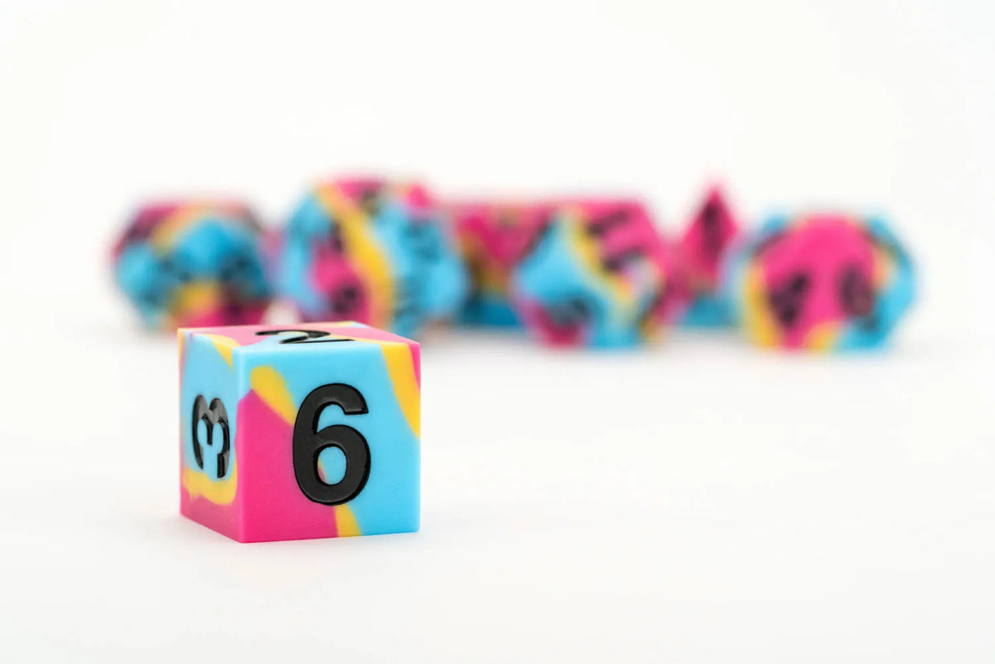 7-Die Set 16mm: Pride - Pansexual