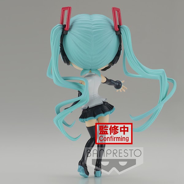 Q Posket: Hatsune Miku V4X Style (Ver.A) Figure